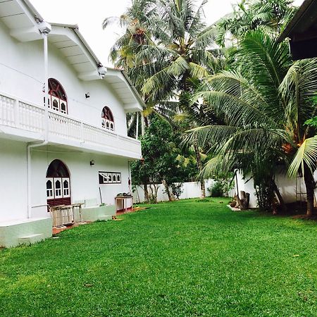 Hotel New White House Beruwala Exterior foto